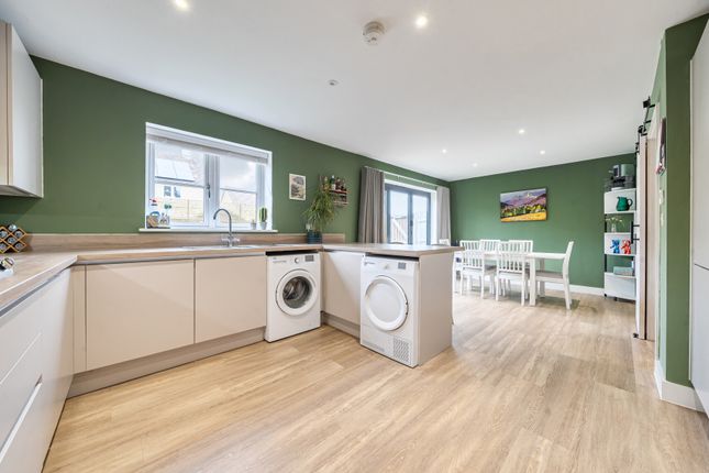 10, Freeland Gate, Witney photo 3
