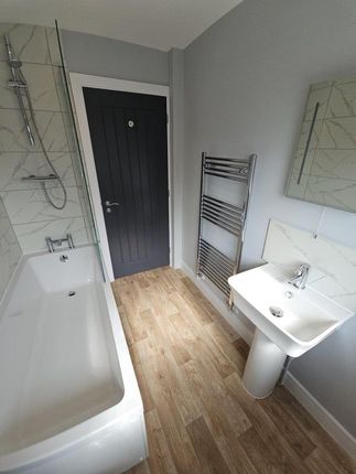 Room 2, 67 Warner Crescent, Didcot photo 5