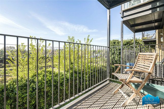 46, Rosemont Road, London photo 4