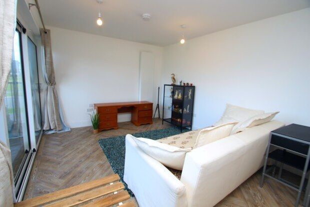 Flat to rent in Festival Court, Glasgow