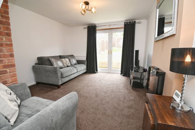 18, Stonehill Rise, Barnsley photo 5