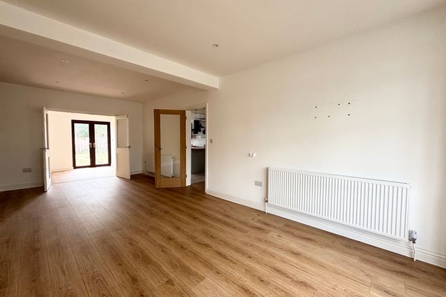 120, Harborough Road, Oadby photo 4