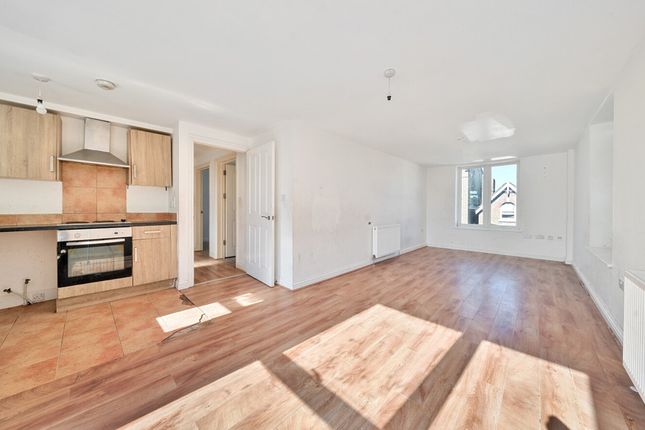 2-bed flat on Flat 9, Langham Court, 1A, Suffolk Road, London, £200,000