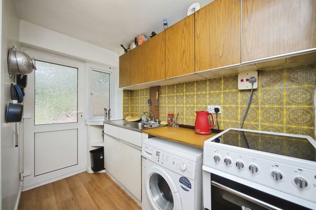 12, Laxton Close, Taunton photo 2