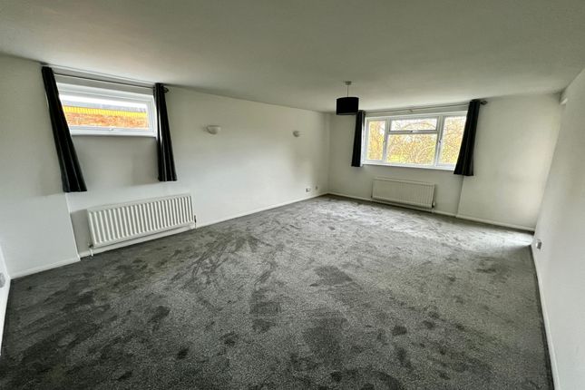 Flat 13, Parkside Court, 23 Alexandra Road, Epsom photo 2