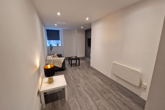 Flat to rent in Bolton Road, Bradford, West Yorkshire