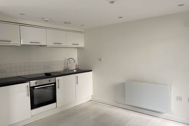 11,43 Ugr - Lounge And Kitchen.Jpg