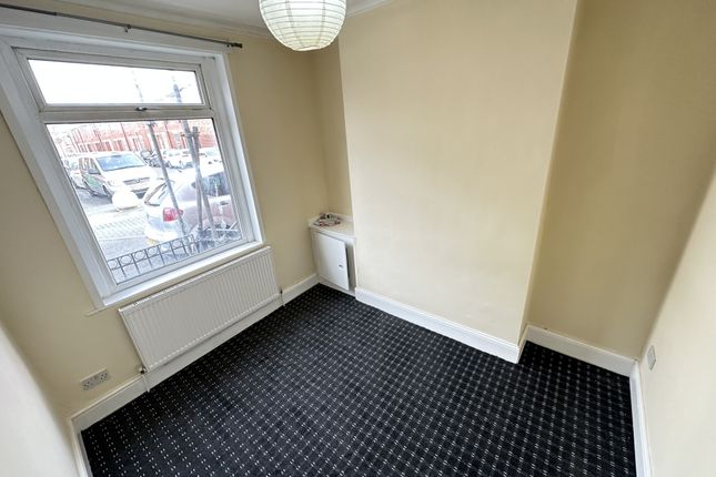 Terraced house to rent in Santley Street, Manchester