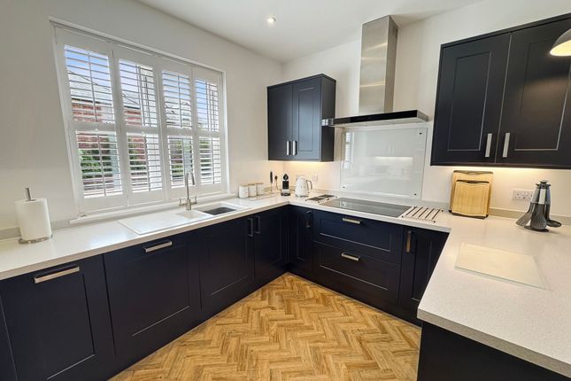 5 Cordelia Gardens, Cowes photo 4