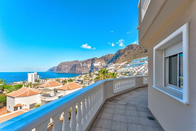 Thumbnail Apartment for sale in Acantilados De Los Gigantes, Santa Cruz Tenerife, Spain