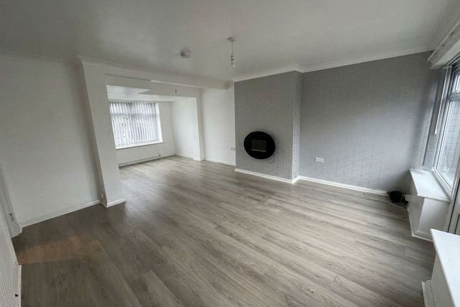 48 Foryd Road, Rhyl photo 3