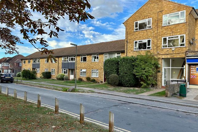 10a Woodlodge Woodfield Lane, Ashtead photo 3