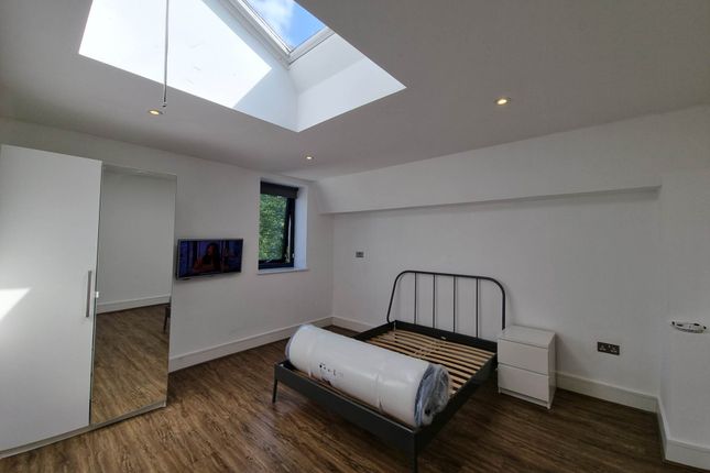 48, Hampden Road, London photo 5