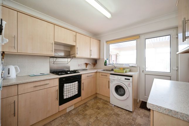 14, Glebe Close, Hampshire photo 4