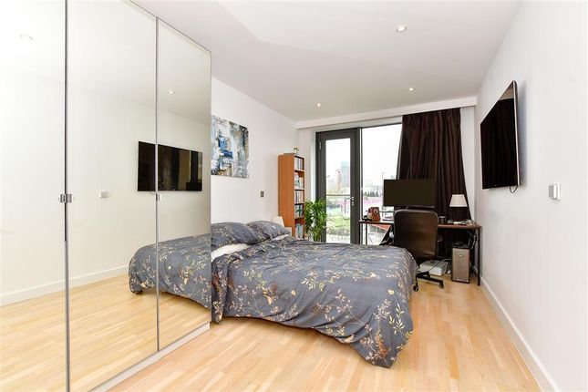 Thumbnail Flat for sale in Roach Road, London