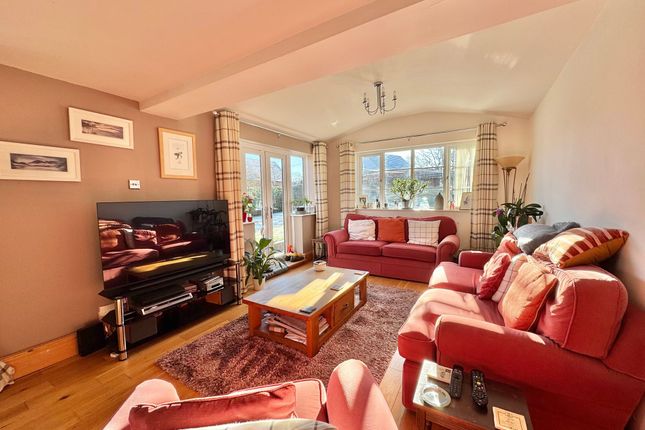 39 Hawkes Mill Lane, Coventry photo 4