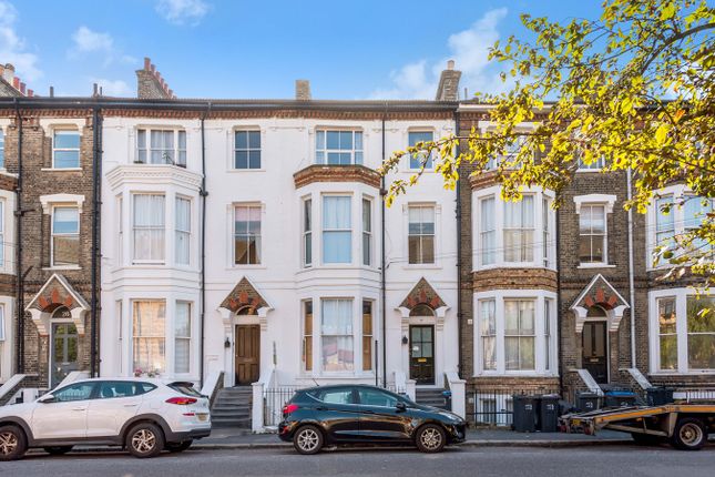 Flat to rent in St Aubyns Road, London