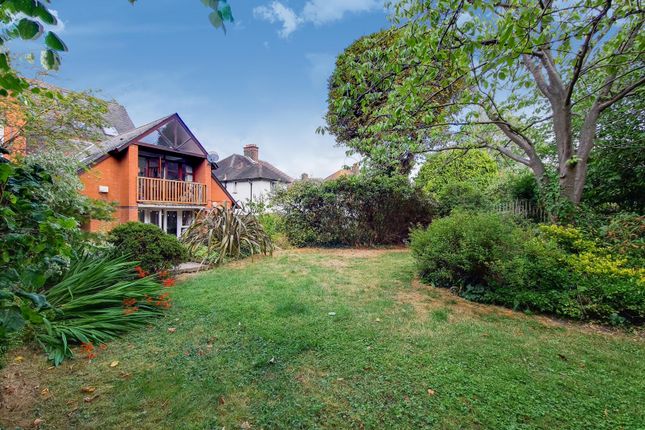 Flat 1, 217, Valley Road, London photo 3