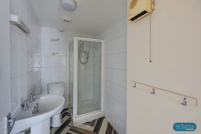 Flat A, 2 Timbrell Street, Trowbridge photo 4