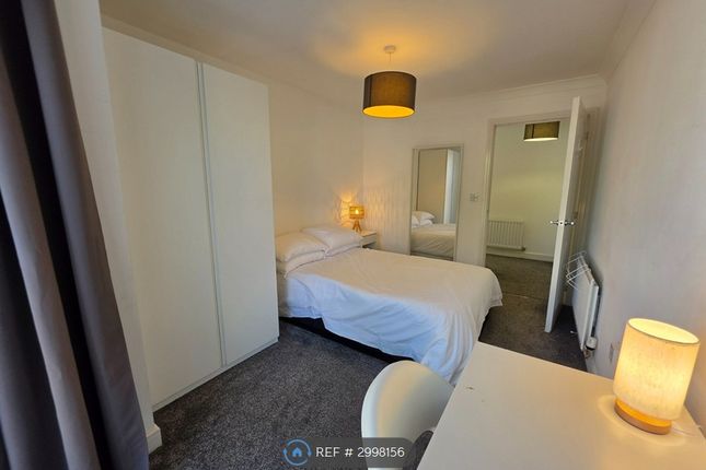 1-bed house on Long Down Avenue, Bristol, £720/mo