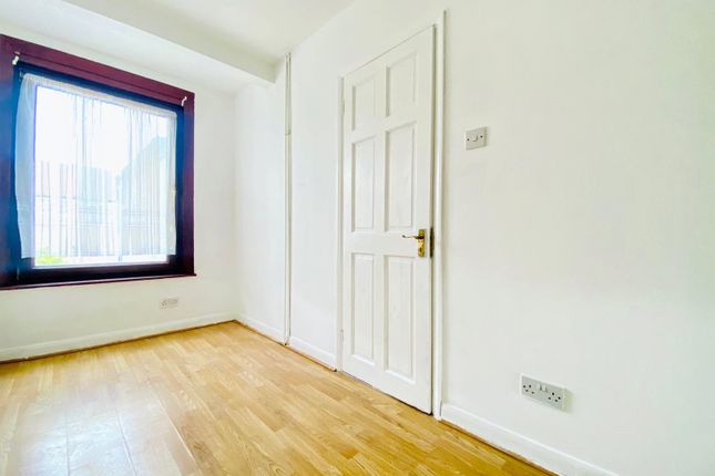 30, Wedderburn Road, Essex photo 5
