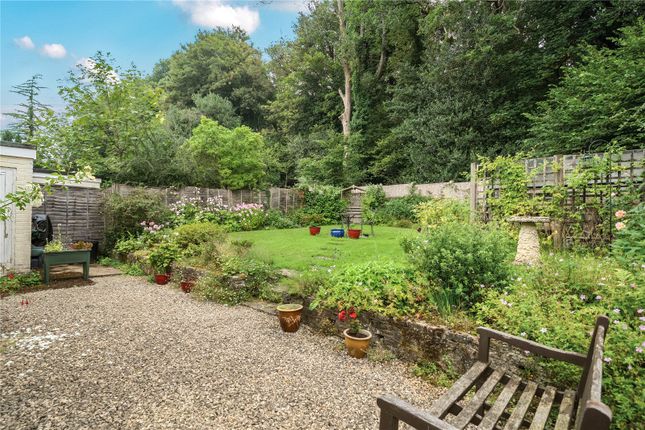 12, Churchill Crescent, Headley photo 3