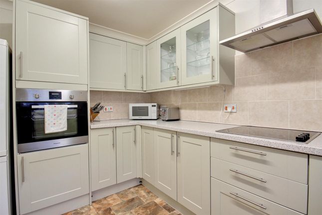 46 Tudor Court, Beverley Road, Willerby photo 3