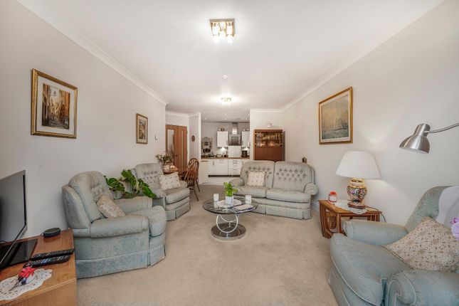 4 Maynard House, Dunmow Road, Dunmow photo 2