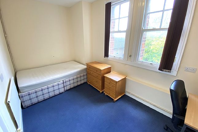 Flat to rent in Aylward Street, Portsmouth