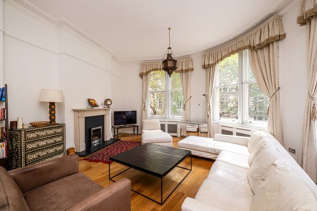 Flat Flat 1, 22, Northumberland Avenue, London photo 2