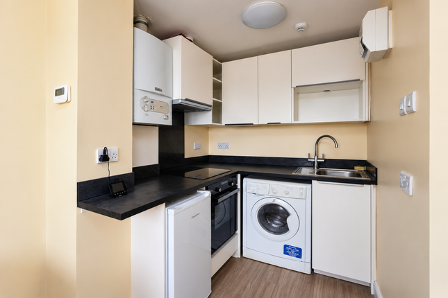 Flat 3, 118 Goldhawk Road, London photo 4