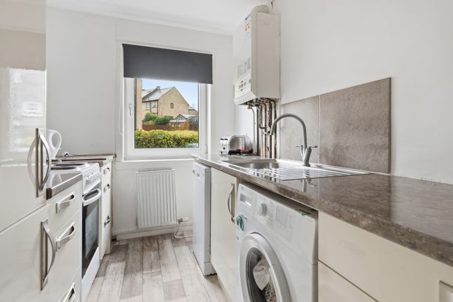 42, Eden Road, Alloa photo 4