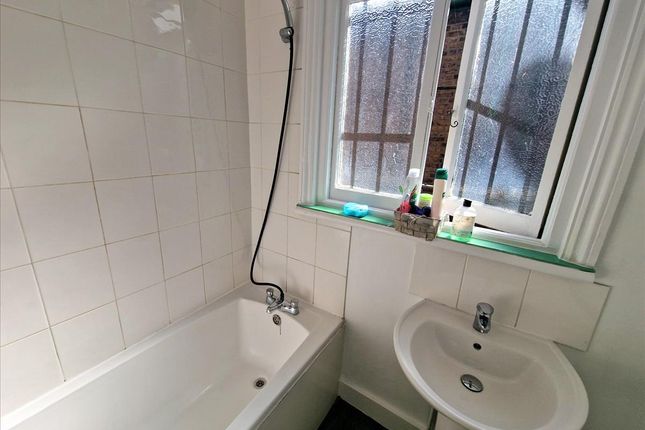 227a, Bromley Road, London photo 4