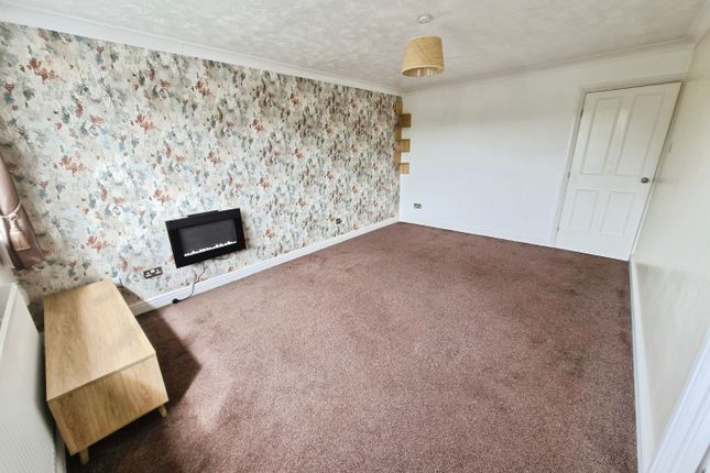 Flat 3, 8, Regent Gardens, Grimsby photo 2
