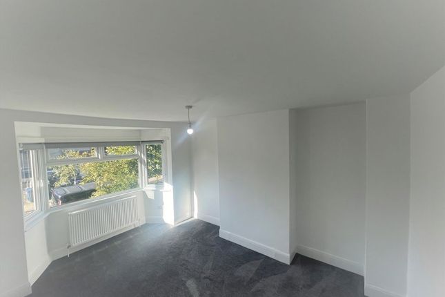 22, Highfield Avenue, Greenford photo 2