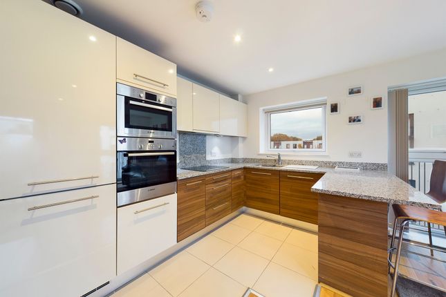 21 Henry Court, Stanmore photo 3