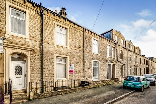 Thumbnail Terraced house for sale in Queens Road, Halifax