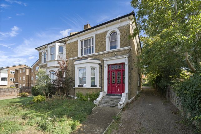 1-bed flat on Adelaide Road, Surbiton, £240,000