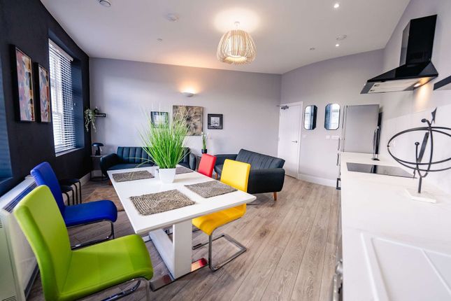 2-bed flat on Llandaff Road, Cardiff, £2,500/mo