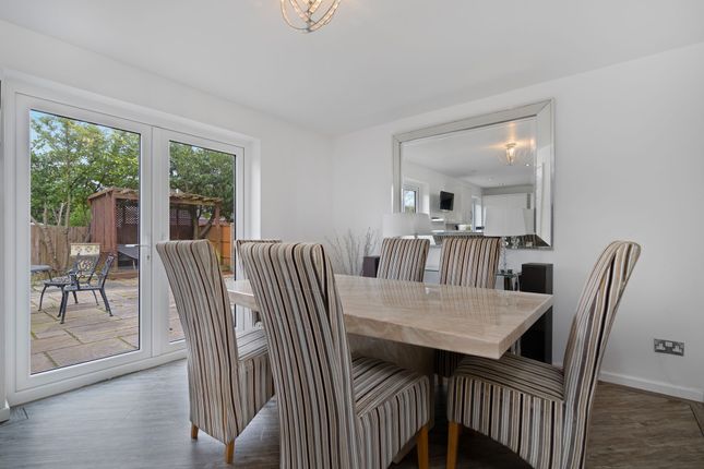 33 Cavendish Meads, Ascot photo 3