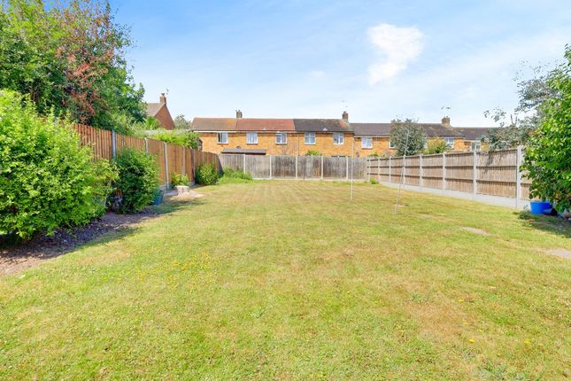 64, Sparrows Herne, Basildon photo 2