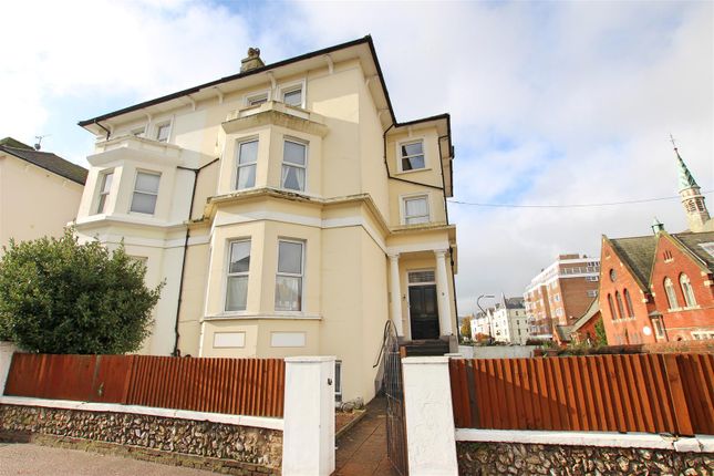 2 Bed Flat To Rent In Chiswick Place Eastbourne Bn21 Zoopla