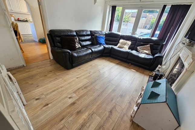 6, Bideford Drive, Manchester photo 4