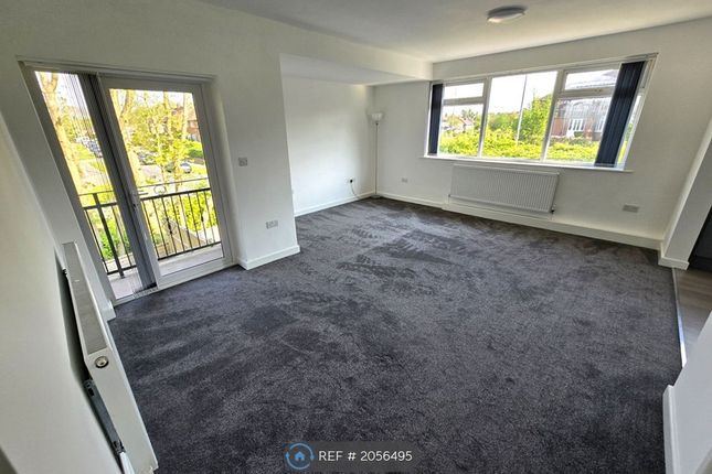 Flat to rent in West Park Drive West, Leeds