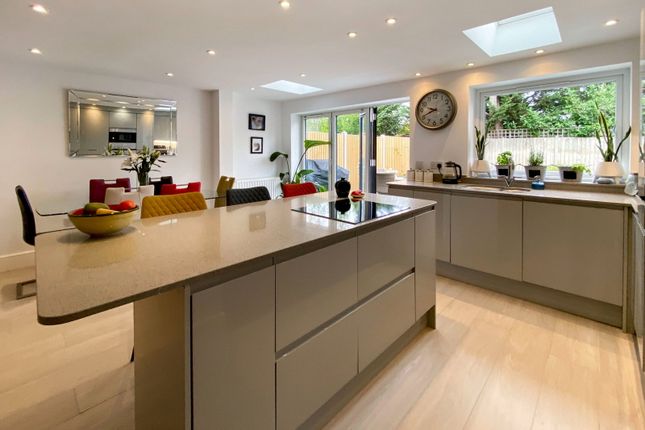 24, Siskin Close, Ashford photo 2