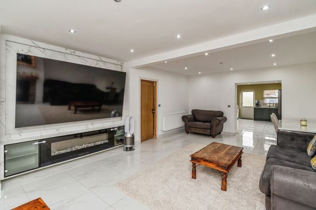 24, Yew Tree Road, West Midlands photo 2