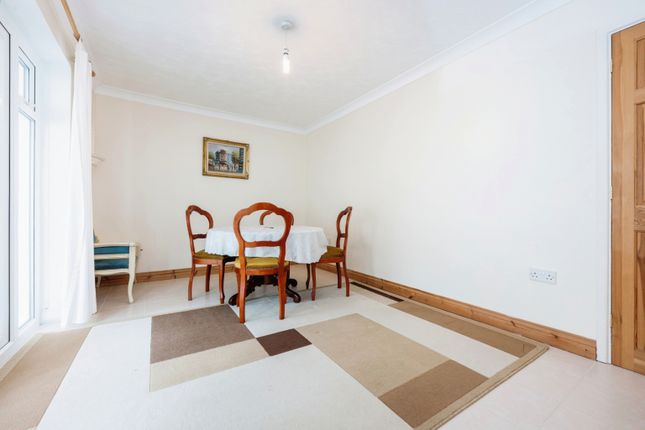 Detached bungalow for sale in Icknield Way, Luton