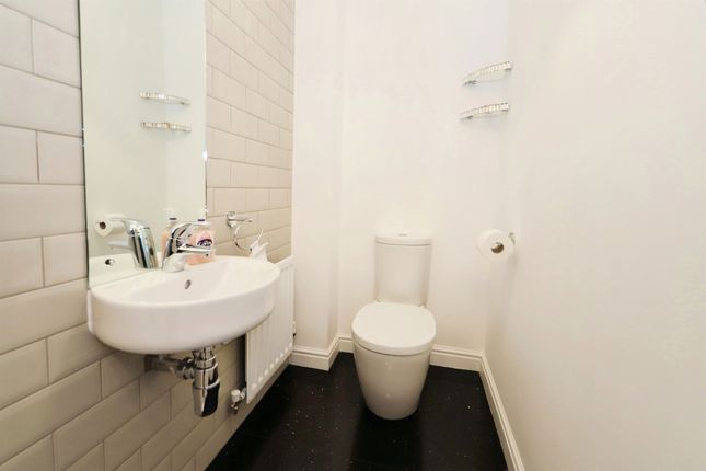 11, Abney Close, Bilston photo 4