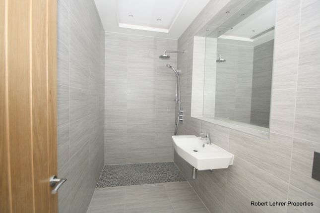 Flat 2 Courtyard, The Ridgeway, London photo 4