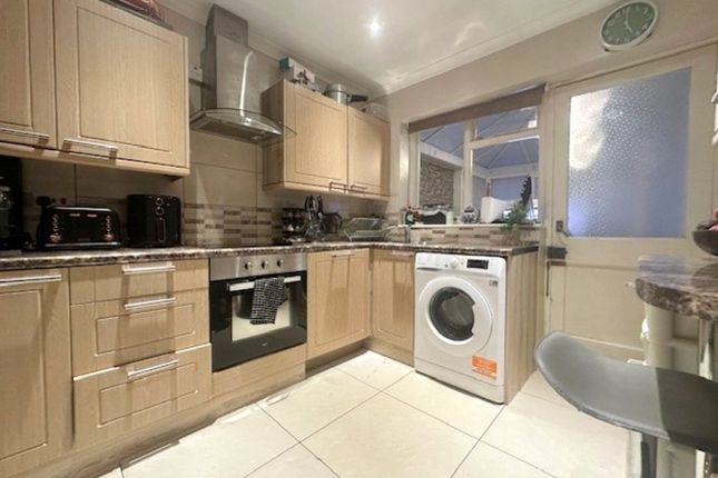 Room 2, 555, Wells Road, Somerset photo 4